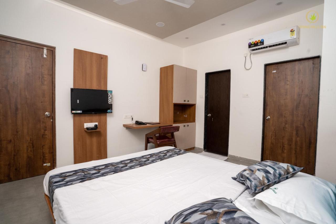 Spring Hills Inn Pune Exterior photo